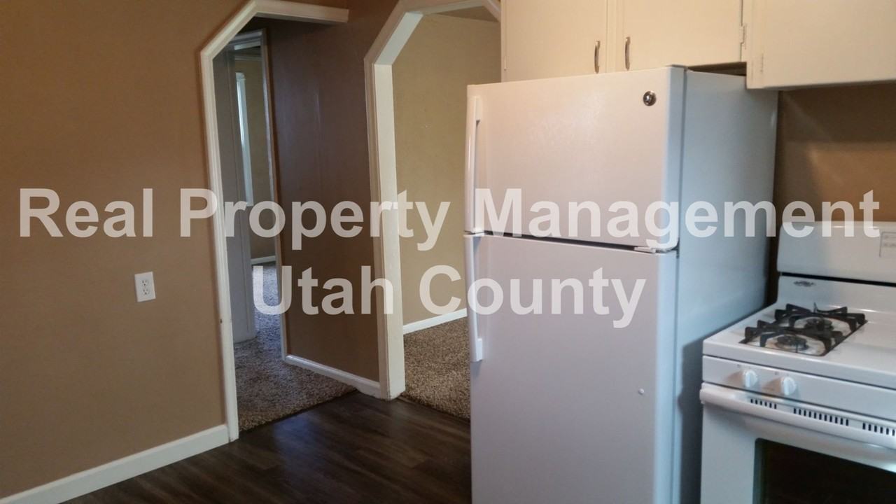 965 N 850 W - Photo 2 of 10