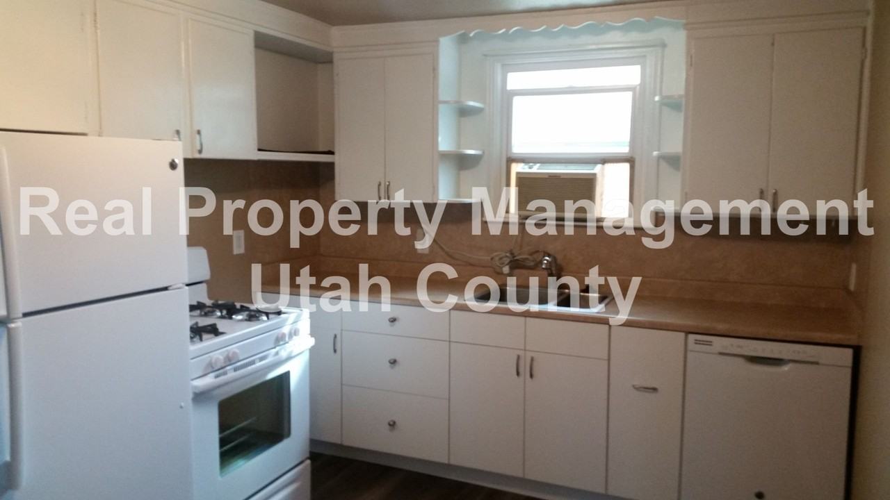 965 N 850 W - Photo 3 of 10