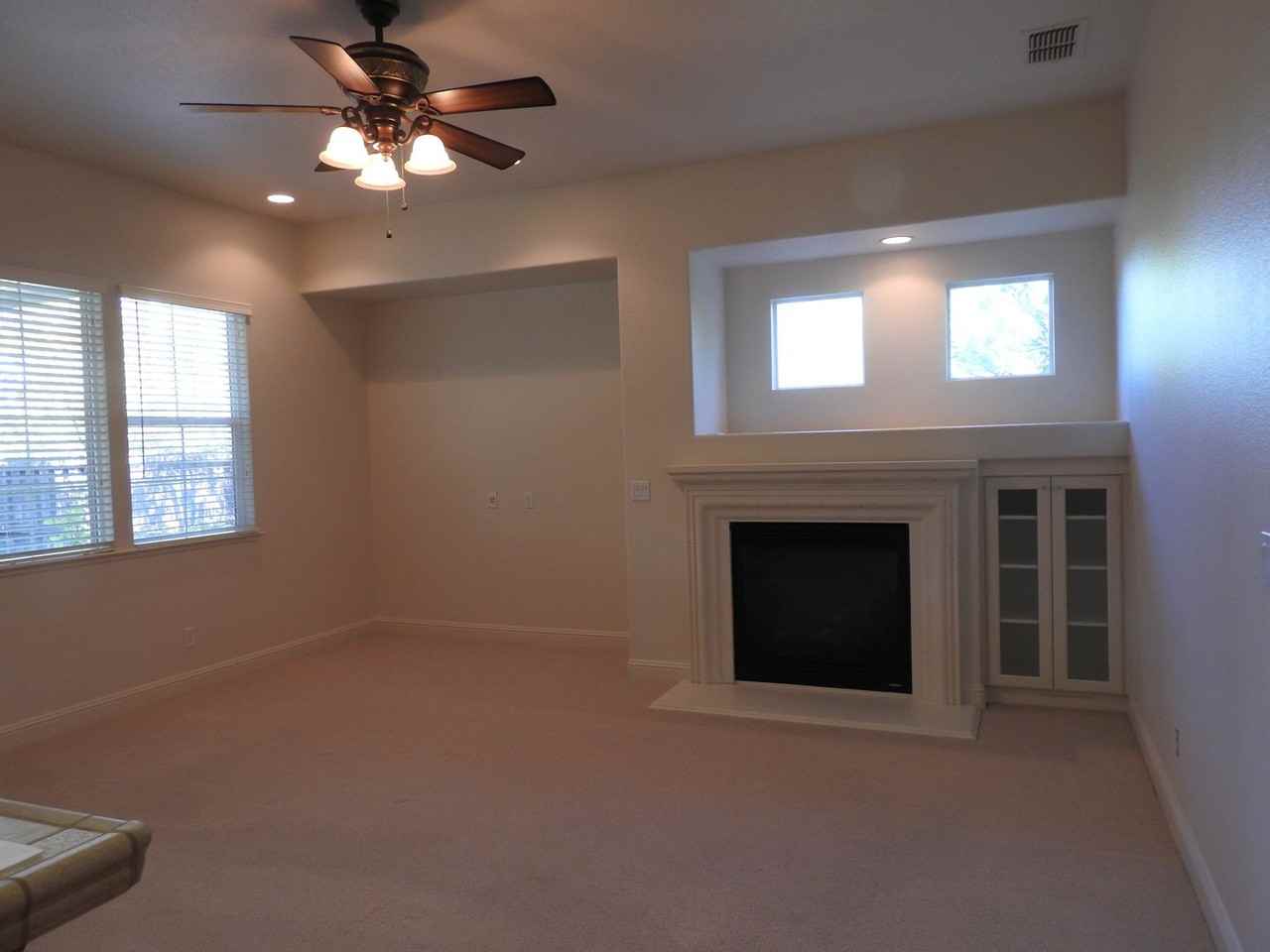 649 Hildebrand Cir - Photo 4 of 36