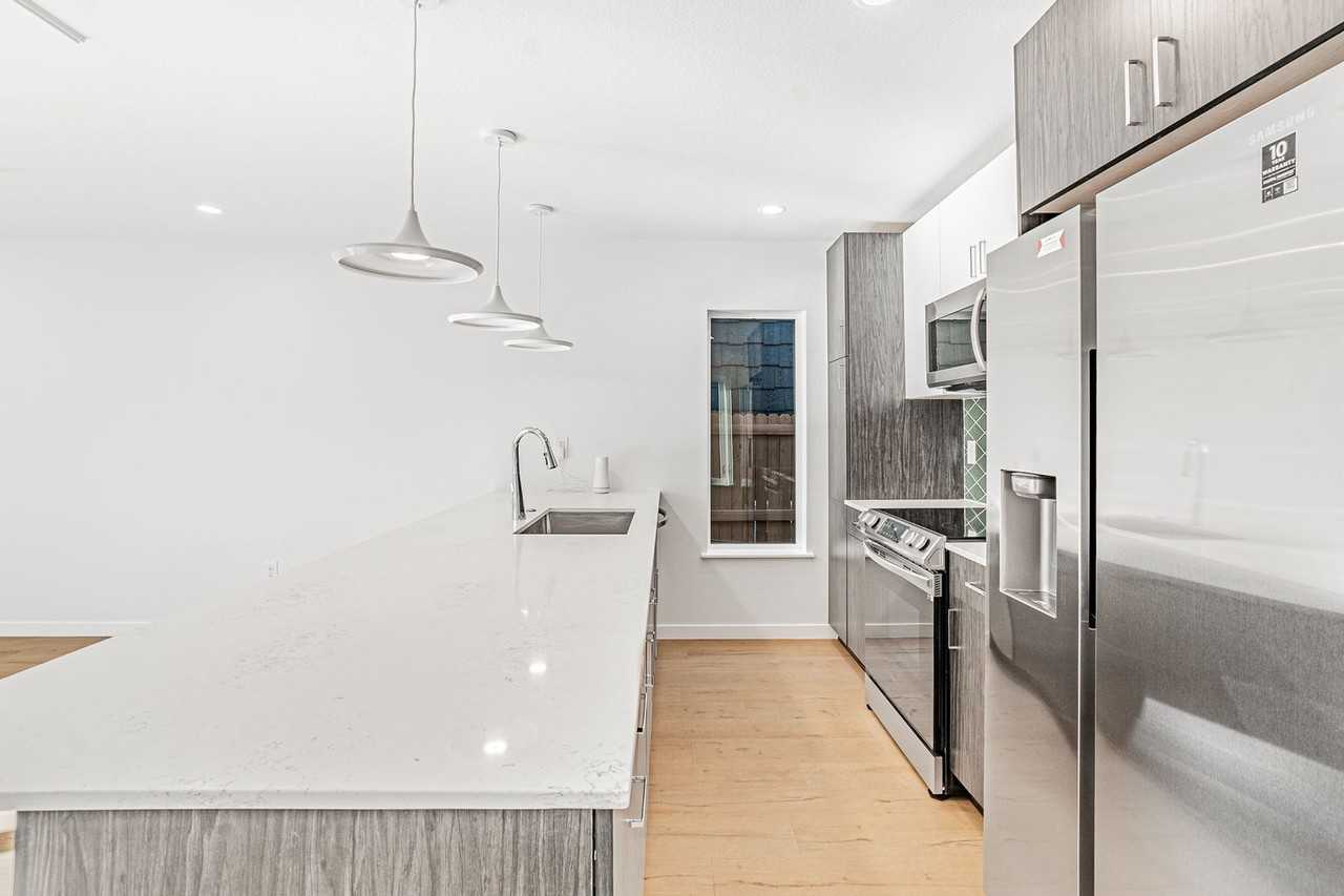 1717 Ingalls St - Photo 5 of 34