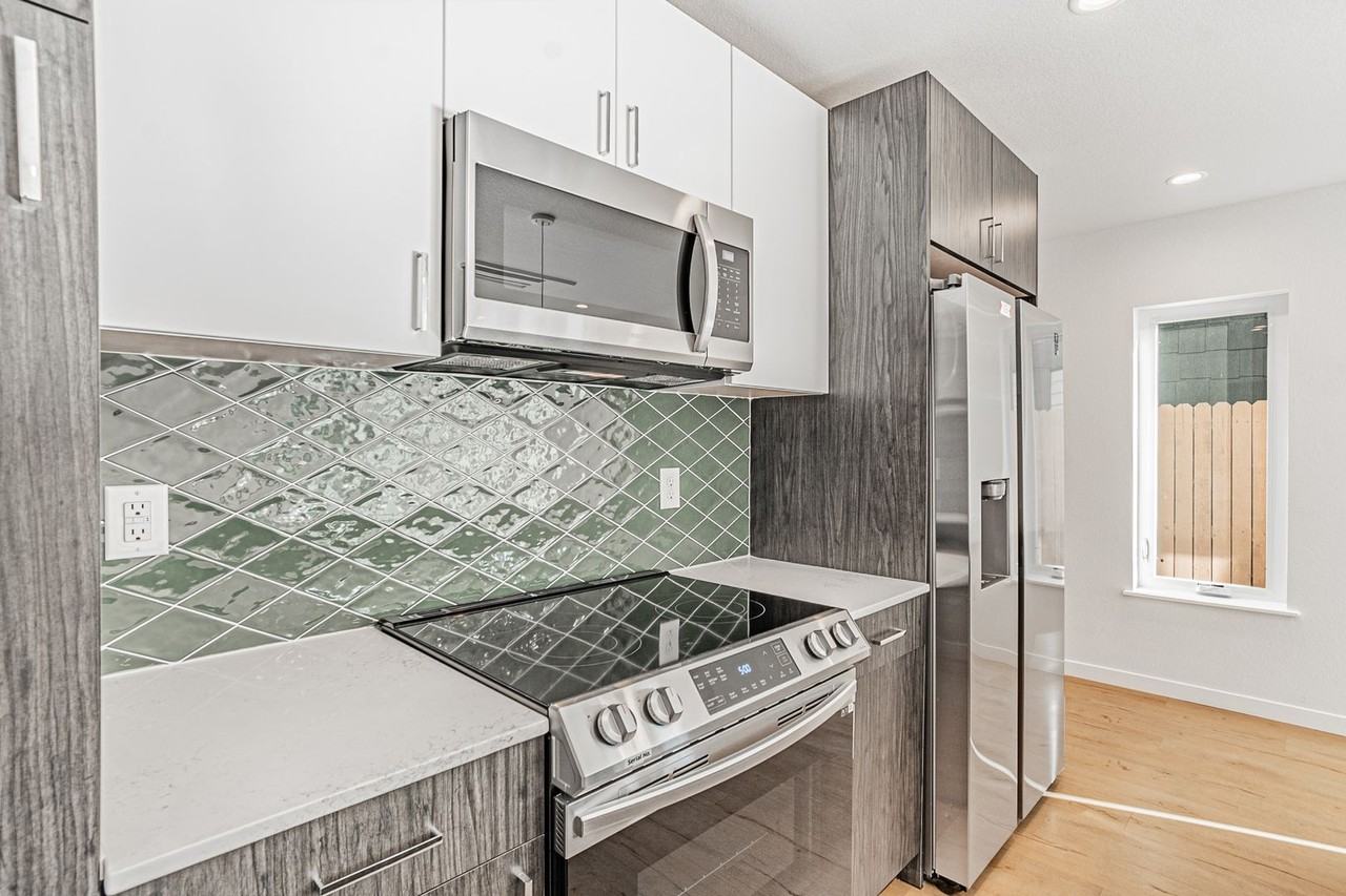 1717 Ingalls St - Photo 3 of 34