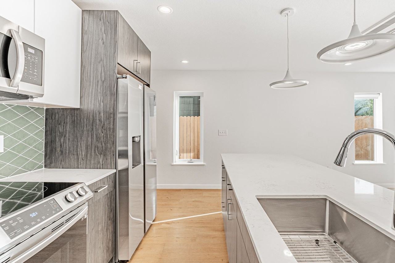 1717 Ingalls St - Photo 2 of 34