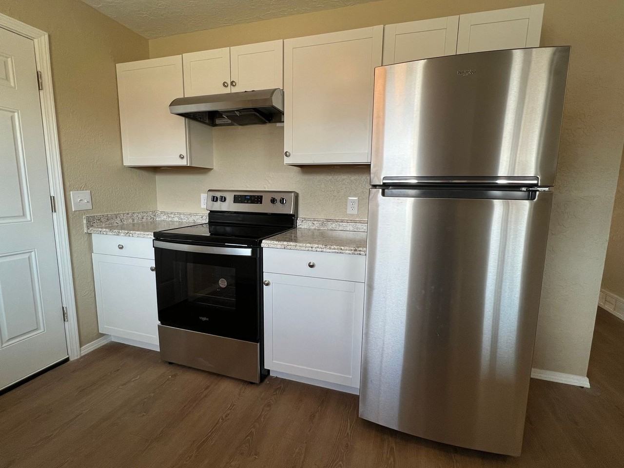 4704 Se Avalon Ave - Photo 3 of 14