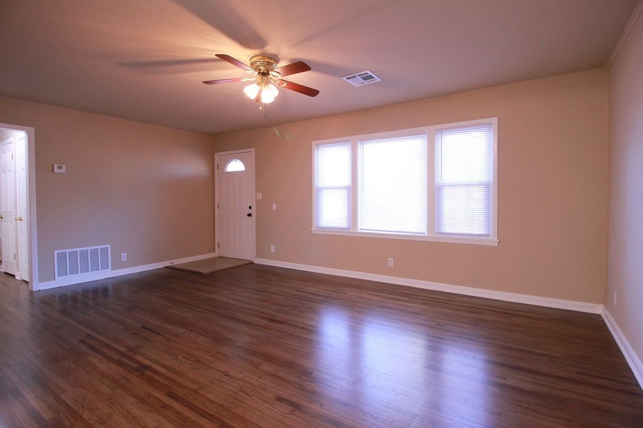 313 S 5th Pl - Photo 2 of 15