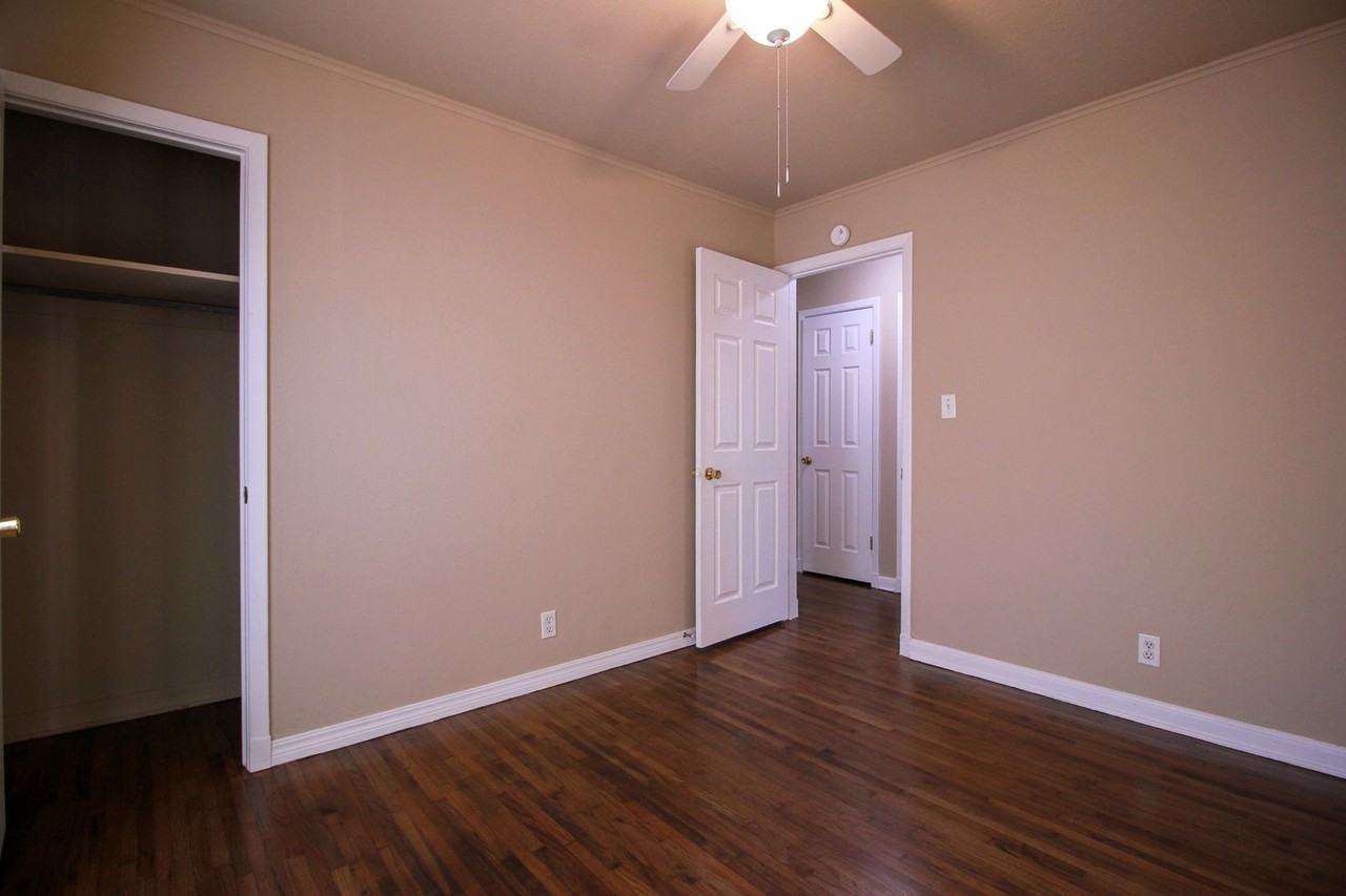 313 S 5th Pl - Photo 7 of 15