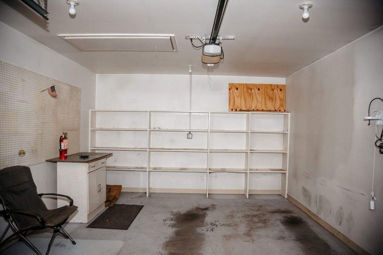 207 W Maple St - Photo 2 of 19