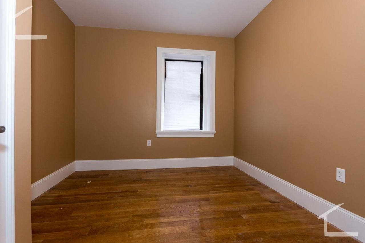 33 Linden St - Photo 7 of 12