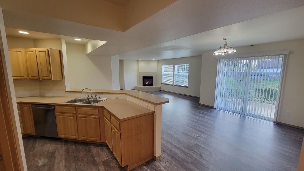 Sumner Square - Photo 7 of 16