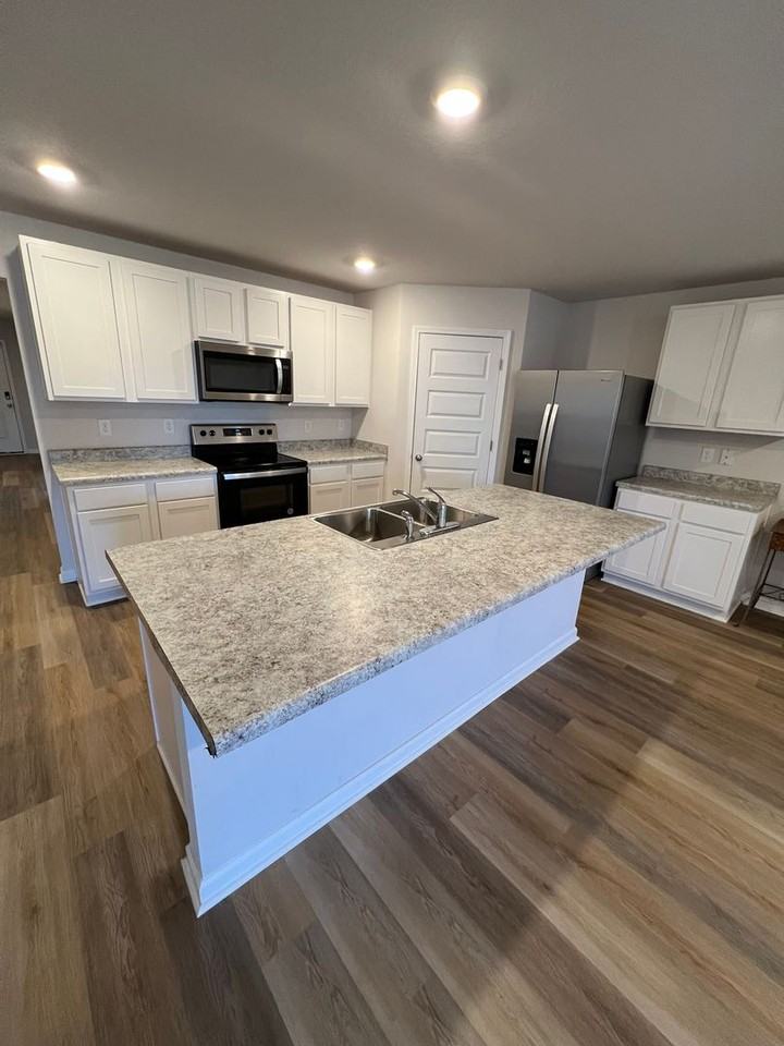 5450 Peach Dr - Photo 5 of 27