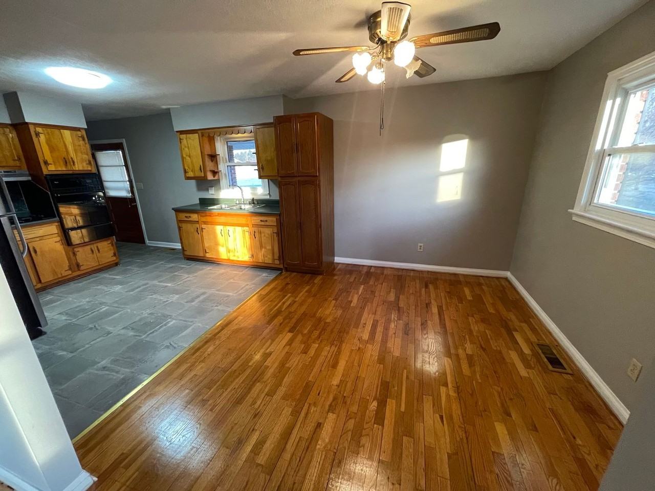 1627 Greenland Park Cir - Photo 4 of 17