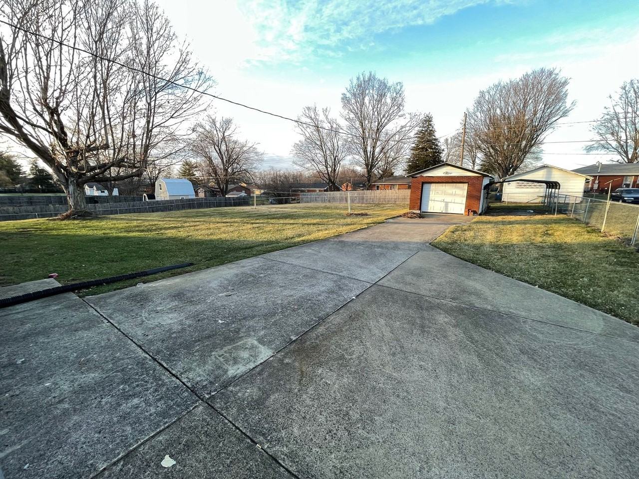 1627 Greenland Park Cir - Photo 2 of 17