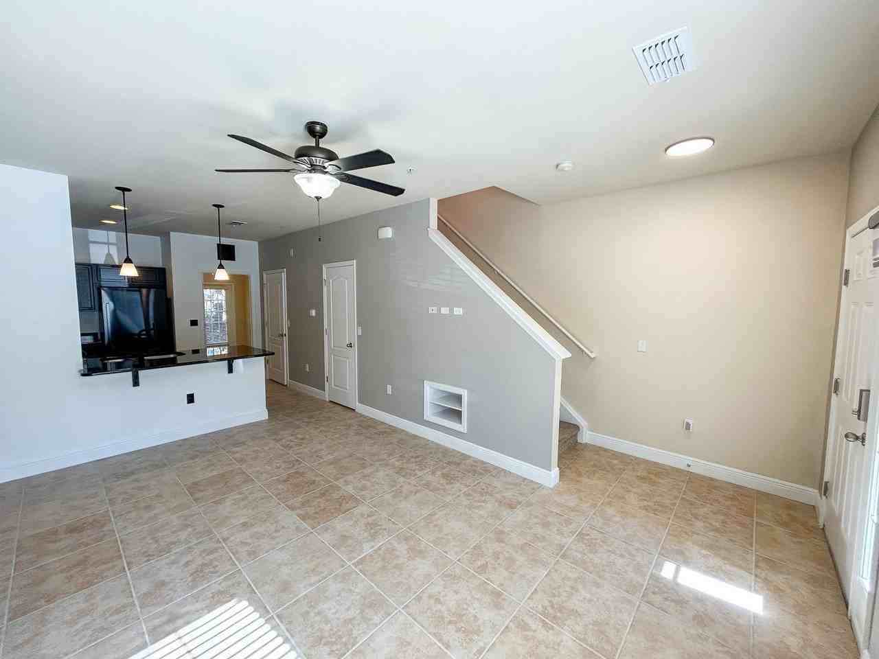 2960 Sw 35th Pl - Photo 2 of 24