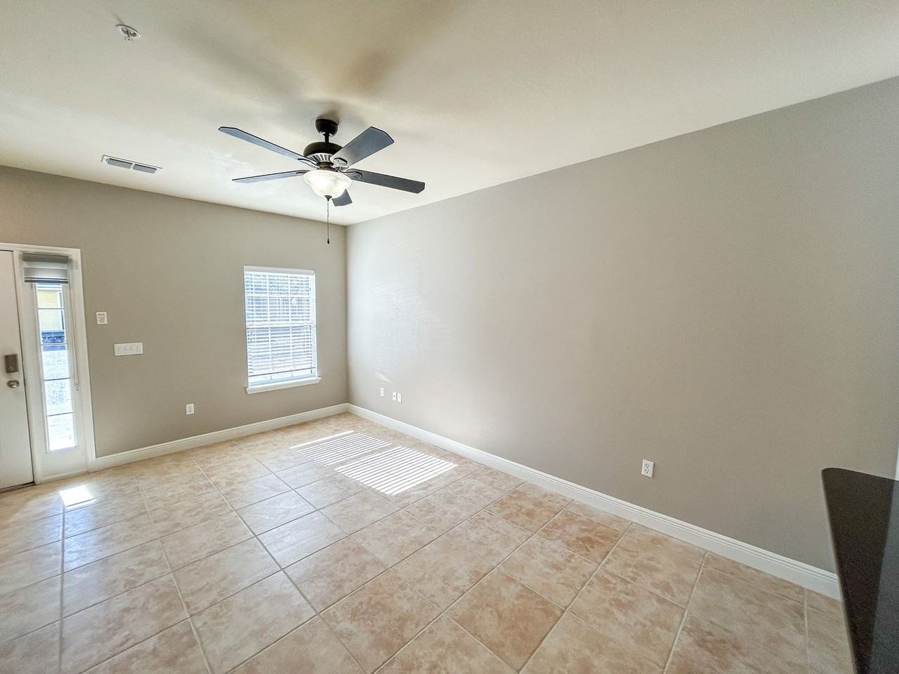 2960 Sw 35th Pl - Photo 4 of 24