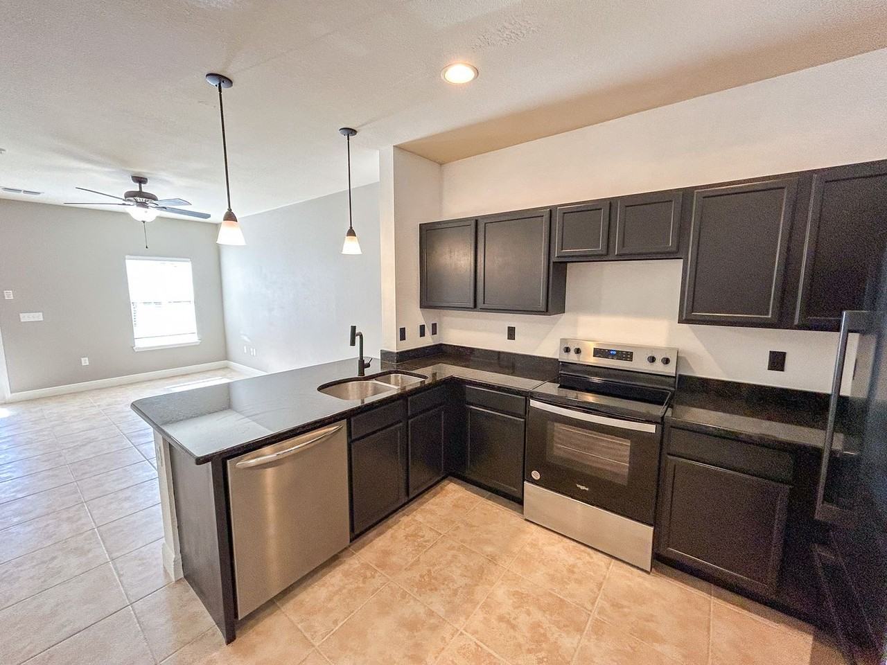 2960 Sw 35th Pl - Photo 5 of 24