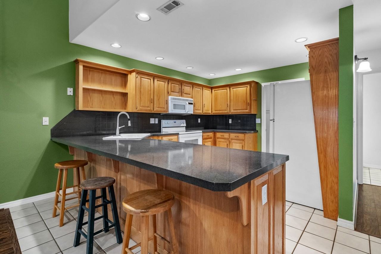 Pointer Lane Duplex - Photo 3 of 11