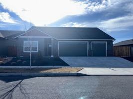 featured image of 4946 Sw Zenith Ave