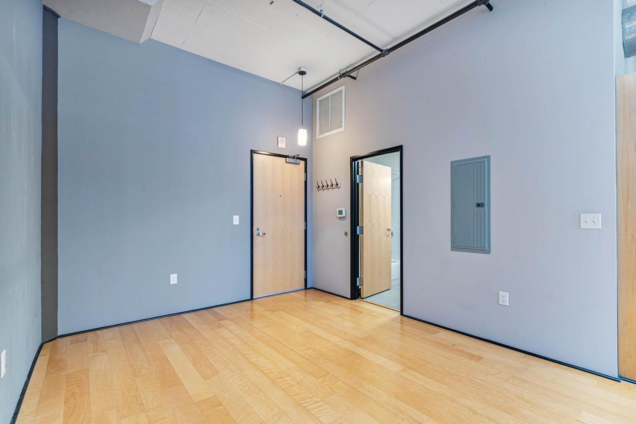 1400 Nw Irving St #510 - Photo 7 of 35