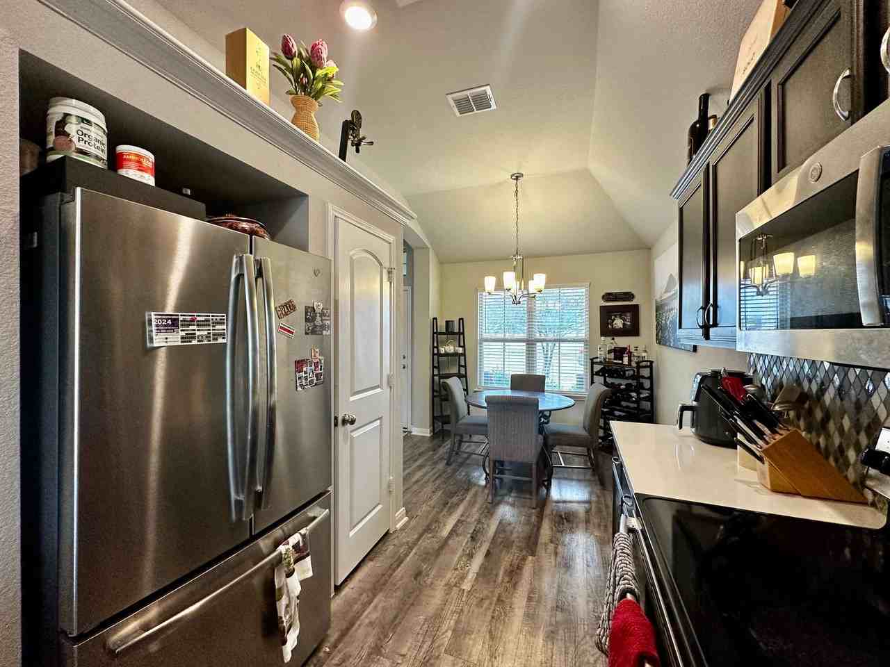 1120 Placid Cir - Photo 3 of 20