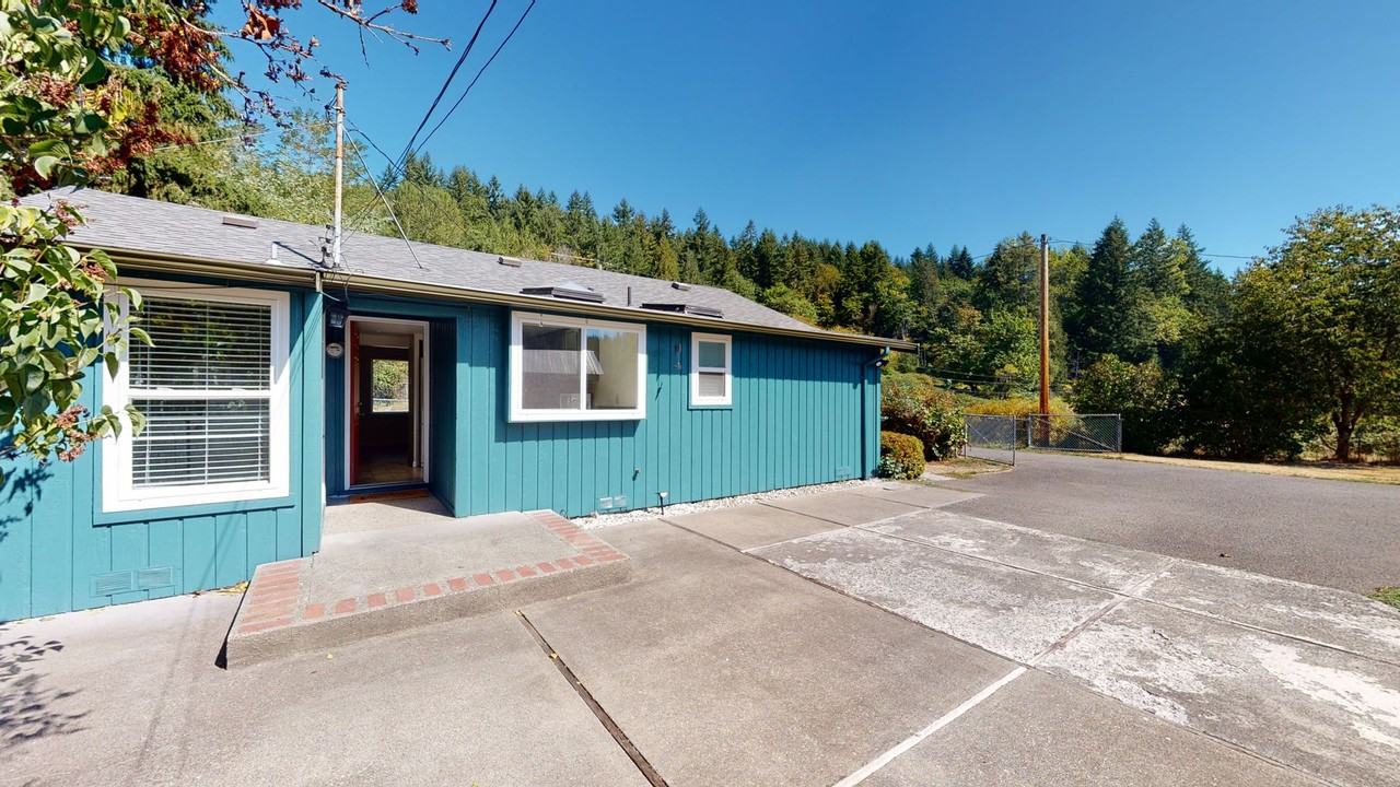 17617 Se May Valley Rd - Photo 2 of 38