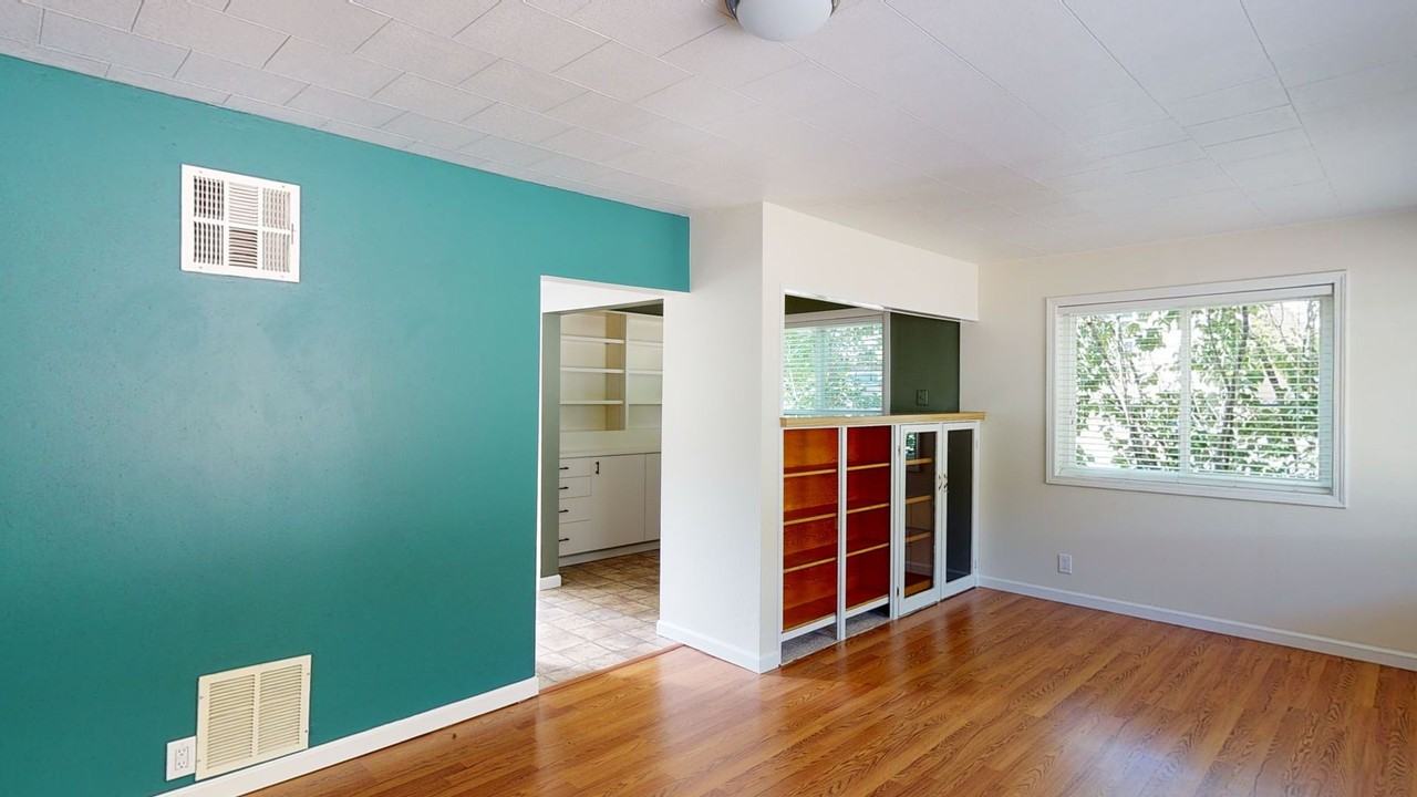 17617 Se May Valley Rd - Photo 3 of 38