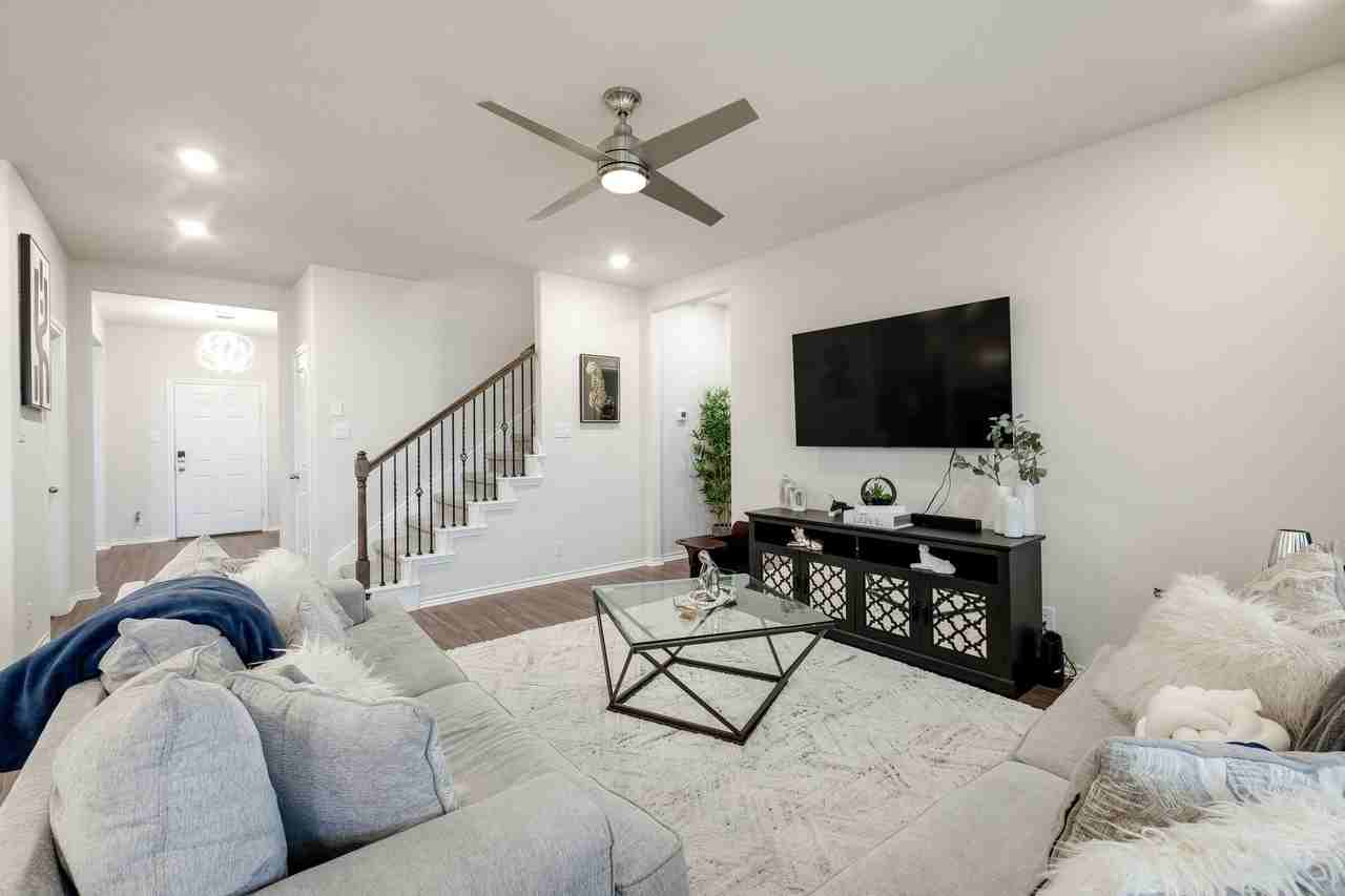 9015 Sage Pond - Photo 3 of 25