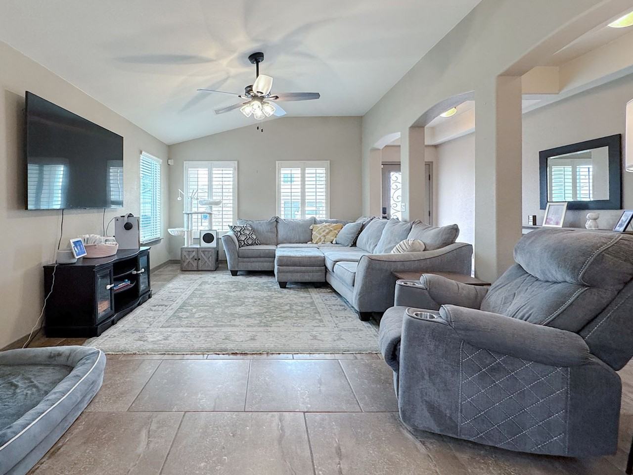 14816 Hunters Grove Ave - Photo 4 of 32