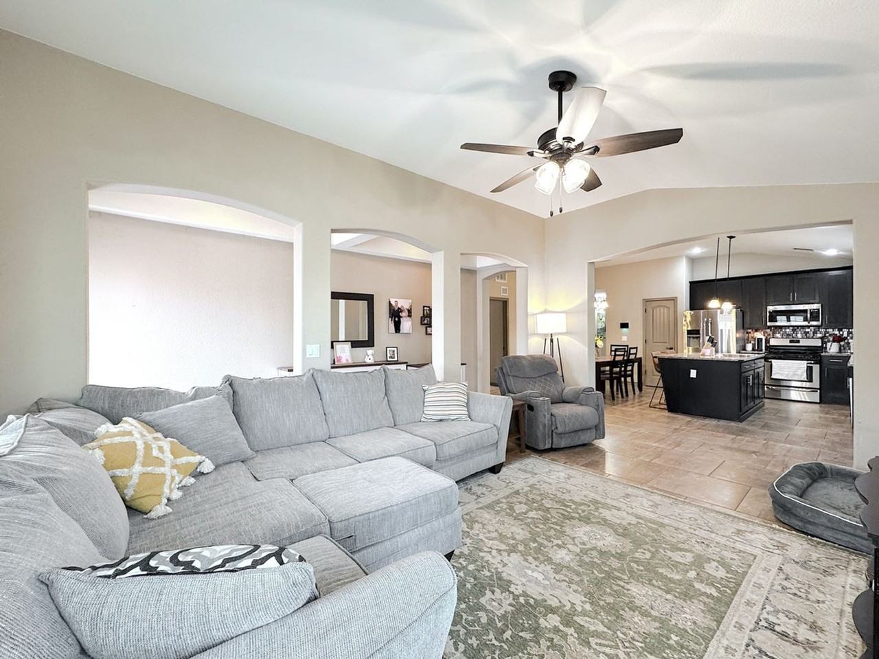 14816 Hunters Grove Ave - Photo 7 of 32