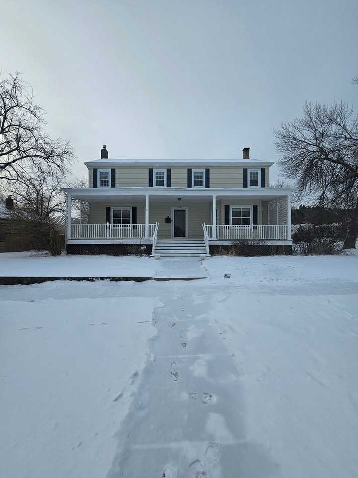 1123 Fulton St - Photo 2 of 35