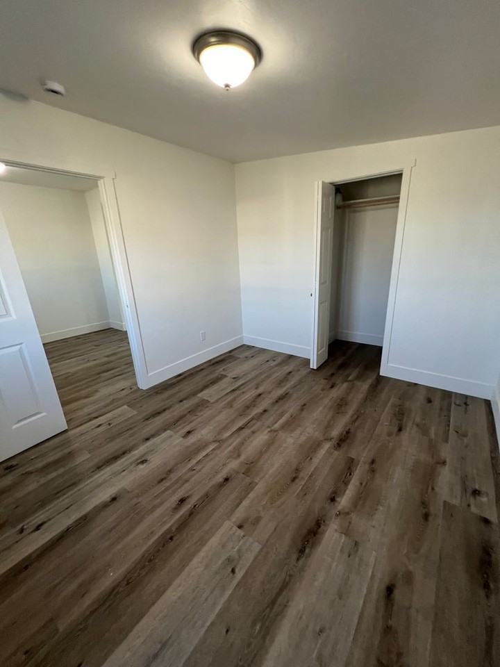 824 S Irwin St - Photo 7 of 12