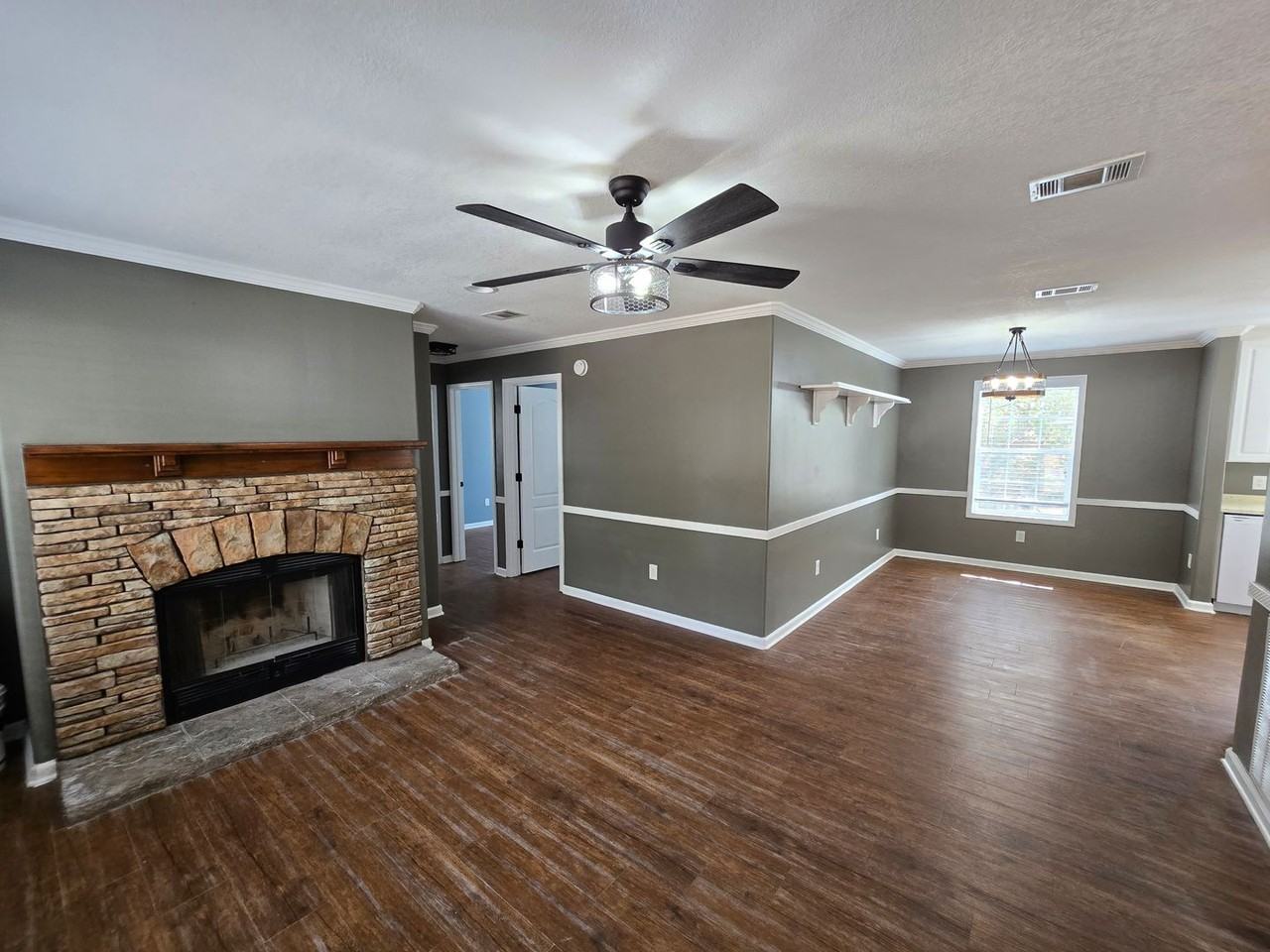 5527 Lassen St - Photo 3 of 32