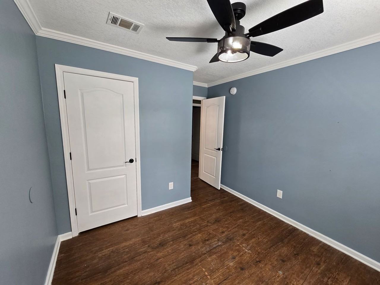 5527 Lassen St - Photo 6 of 32