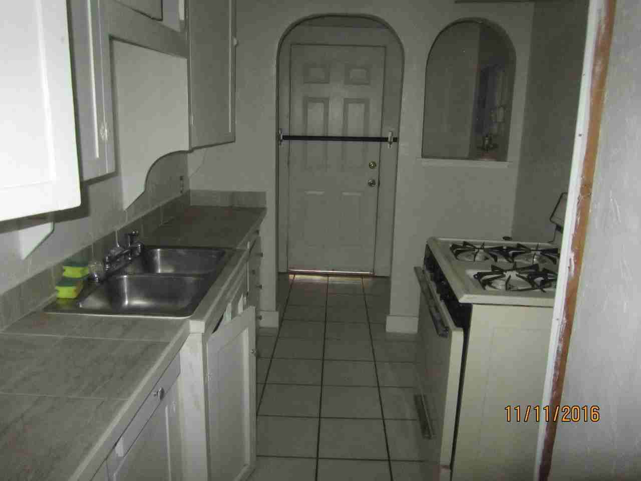 2515 W Park Pl - Photo 7 of 16