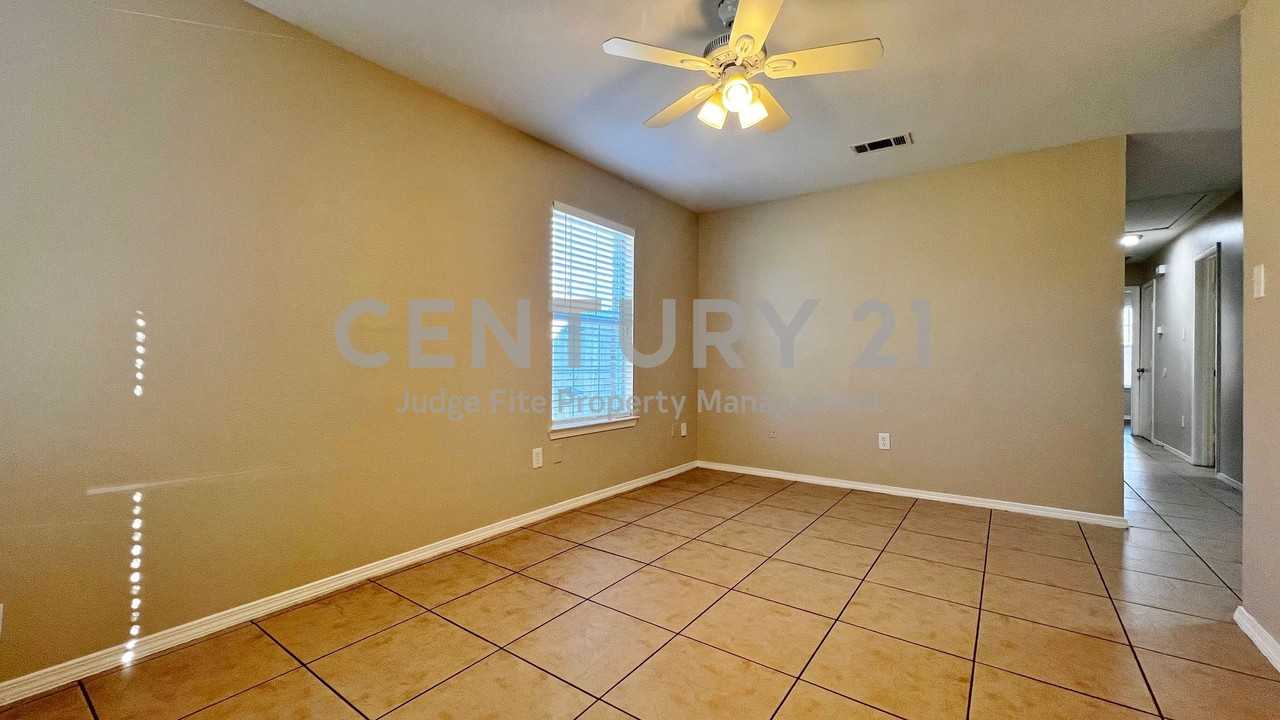 2913 Van Horn Ave - Photo 3 of 11