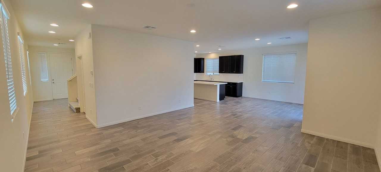 4234 Enchanting Sky Ave - Photo 4 of 32