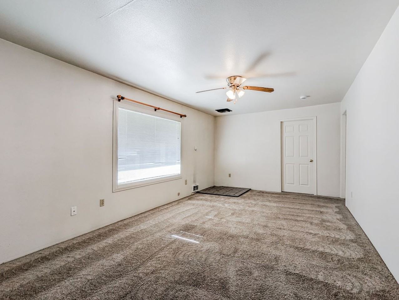 9715 S Lake Stevens Rd - Photo 3 of 6