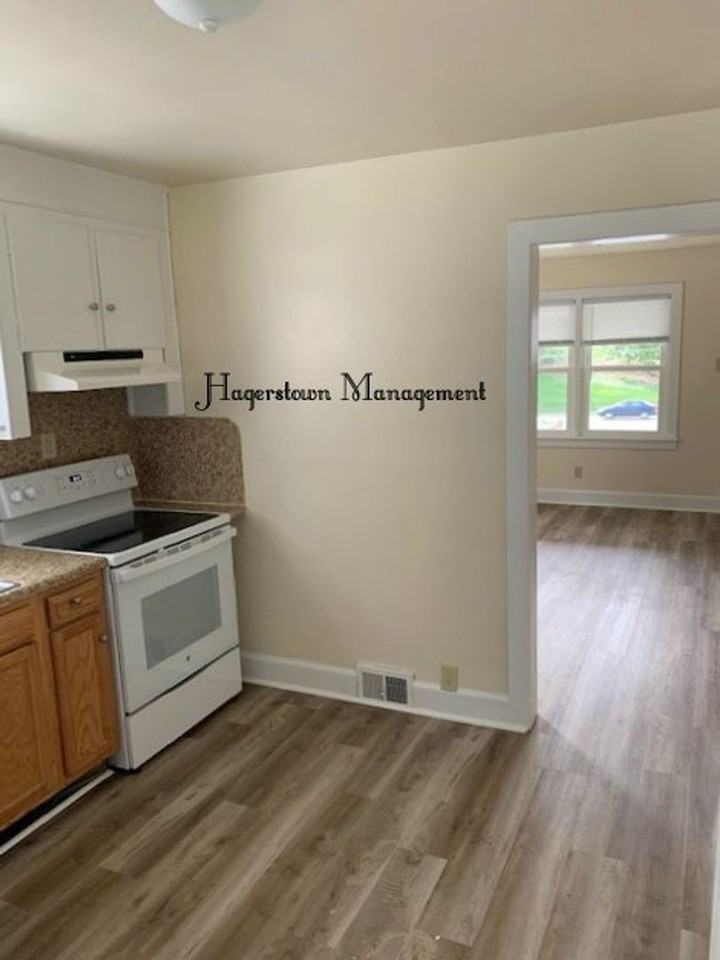 13249 Pennsylvania Ave - Photo 4 of 12