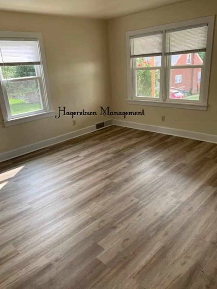 13249 Pennsylvania Ave - Photo 6 of 12