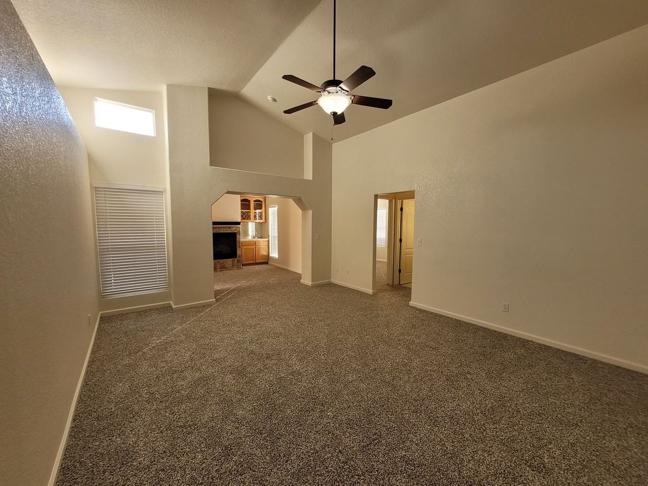 900 Collegeview Dr - Photo 3 of 17