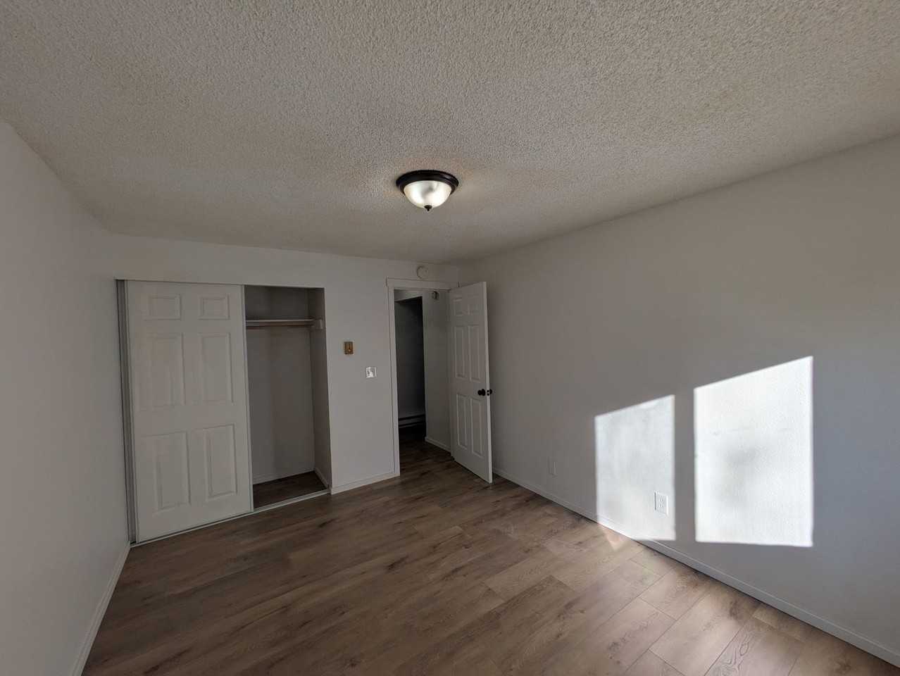 2328 Queen St #9 - Photo 6 of 9