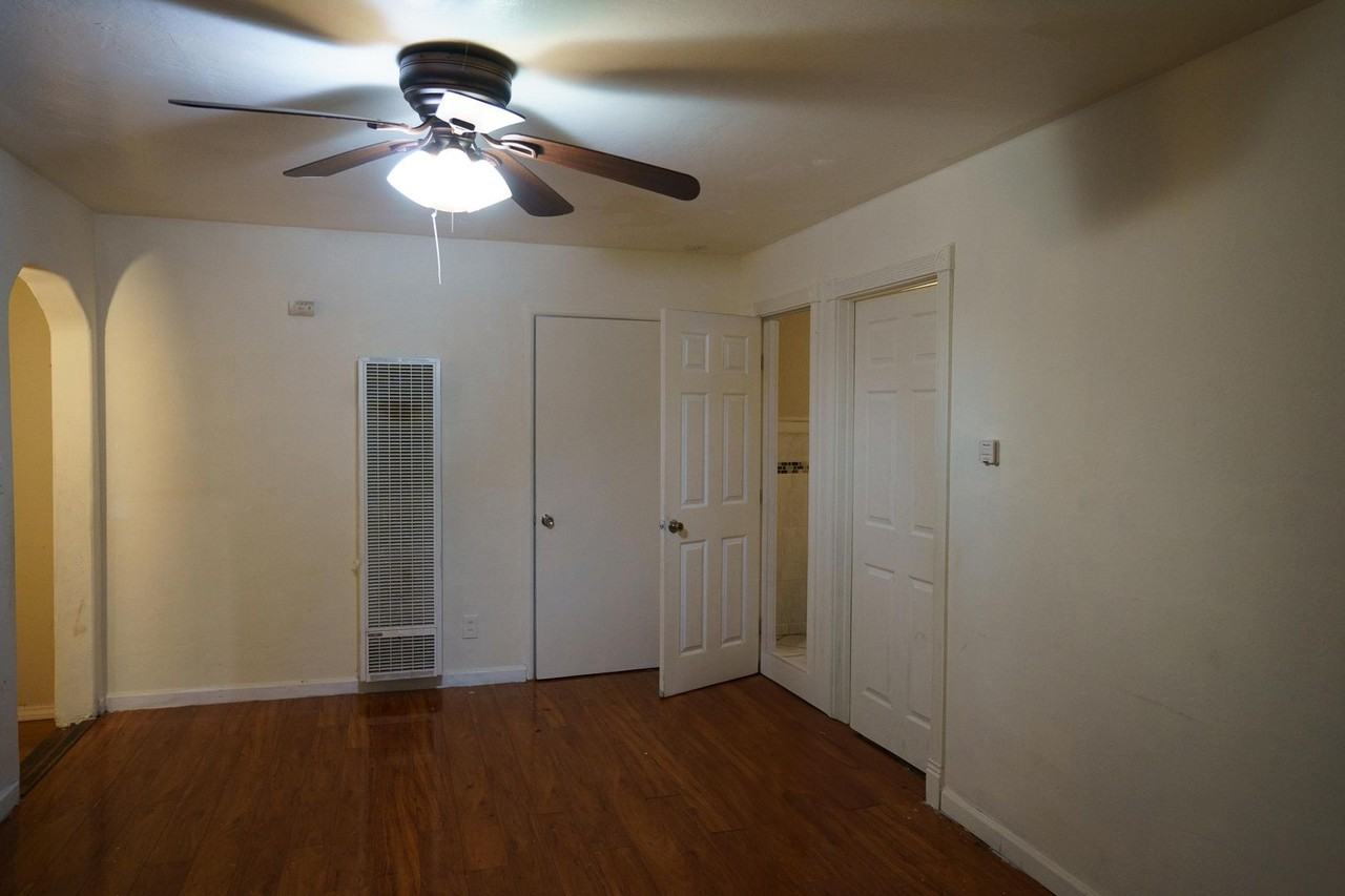 1925 E 19th St - Photo 2 of 13