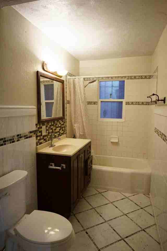 1925 E 19th St - Photo 3 of 13