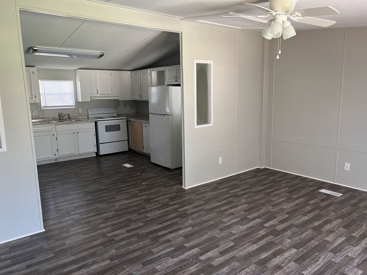 418 13th Ave Sw - Photo 3 of 11