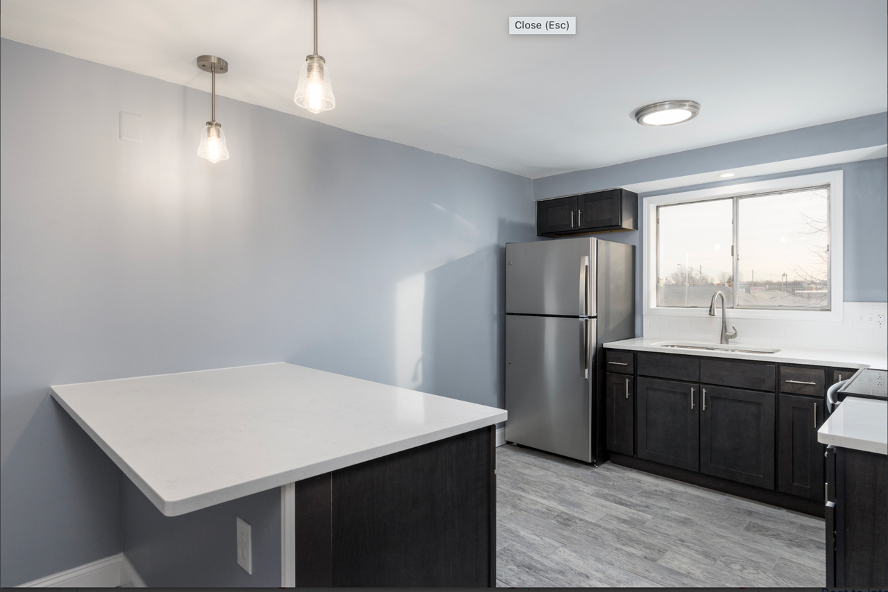 78 N Parker Ave - Photo 2 of 10