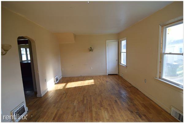 1620 Comfort St - Photo 2 of 11