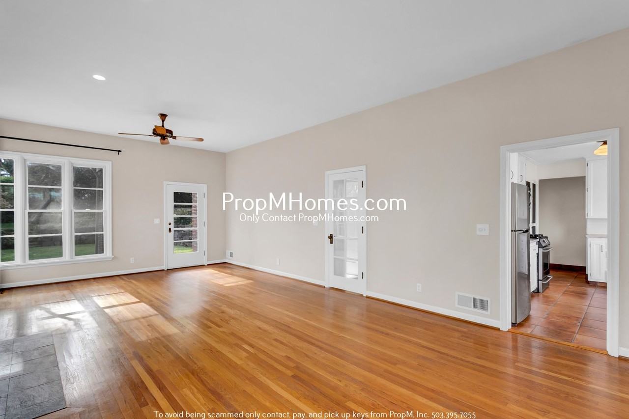 8109 Sw 6th Ave - Photo 3 of 26