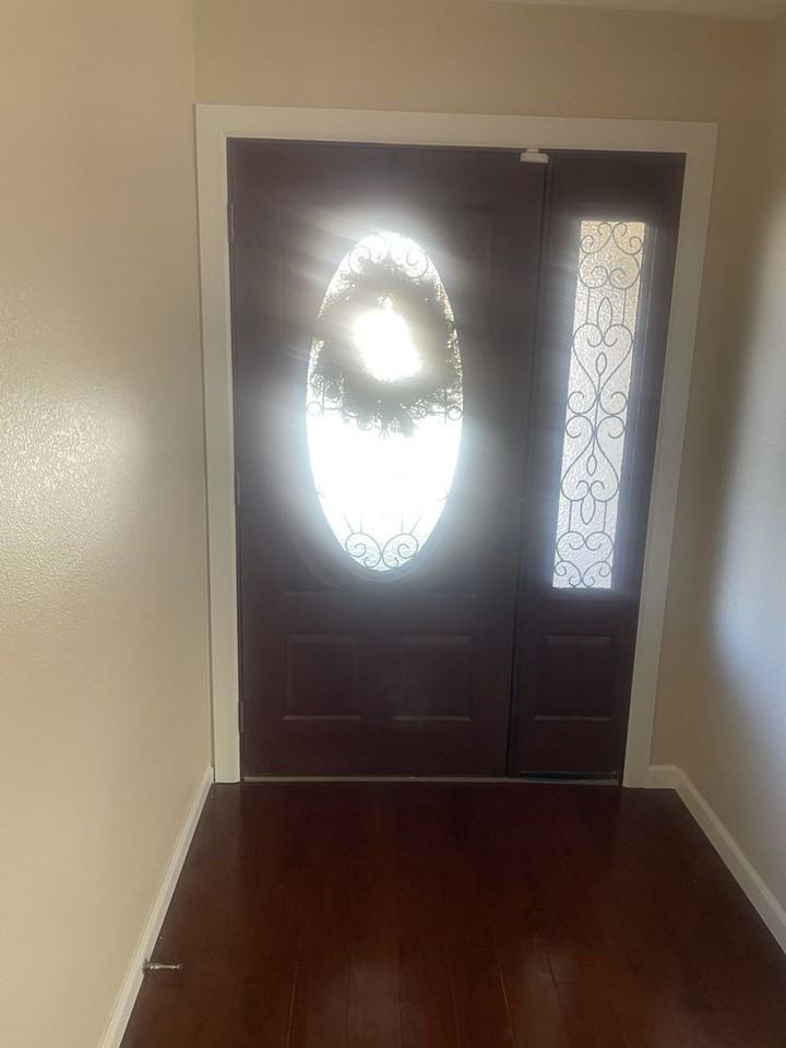 1215 Club Dr - Photo 3 of 17