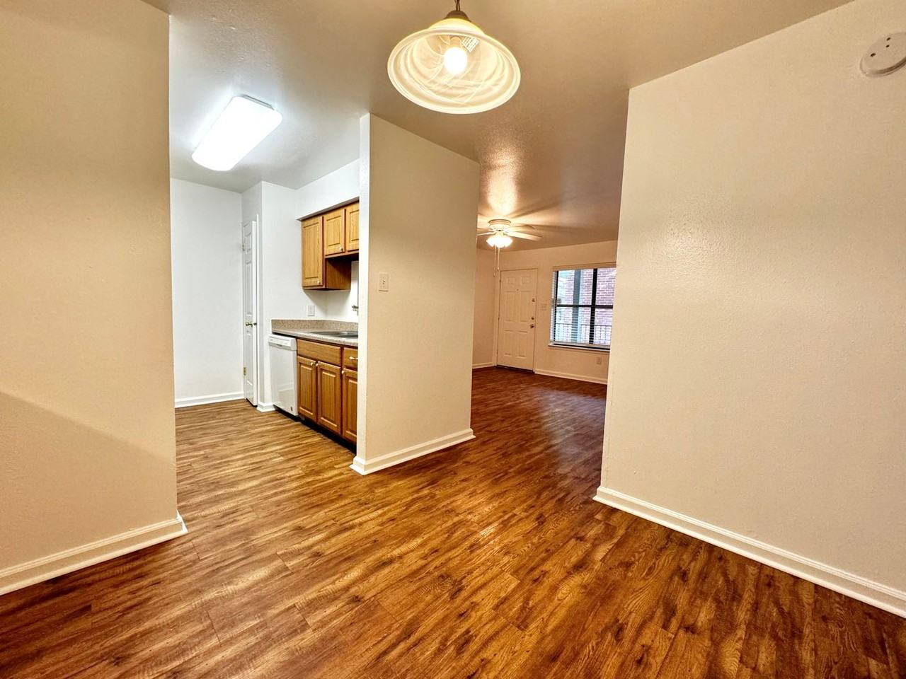 Hidden Timber Apartments - Photo 4 of 50