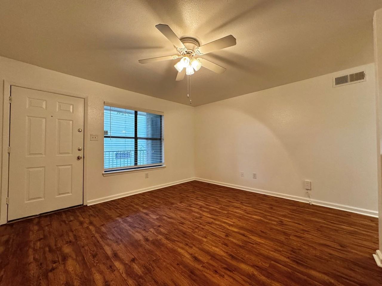 Hidden Timber Apartments - Photo 5 of 50
