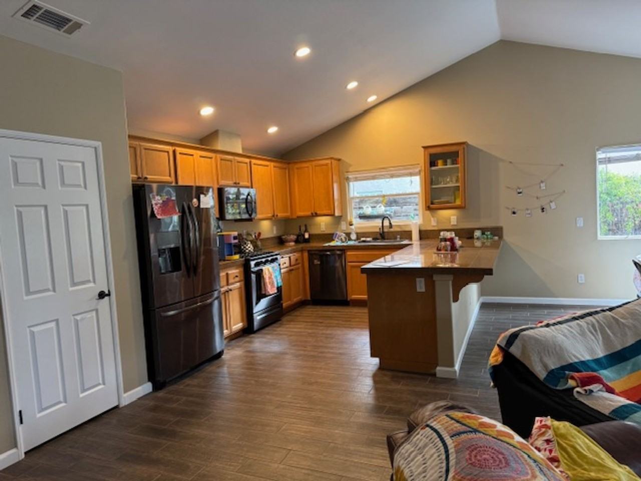 541 Fairchild Ln - Photo 3 of 5