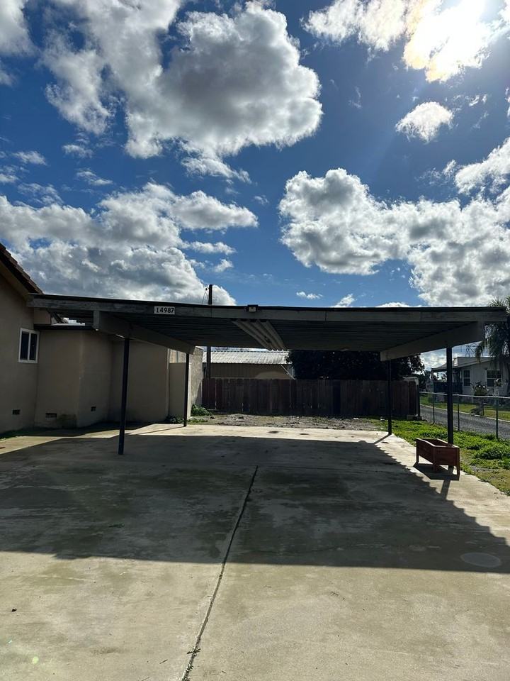 14987 Oscar Ave - Photo 2 of 38